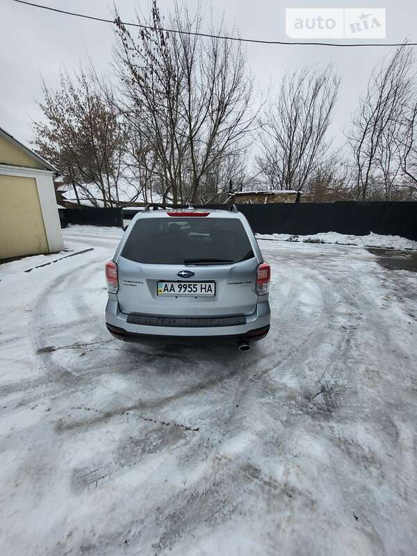 Позашляховик / Кросовер Subaru Forester 2017 в Києві
