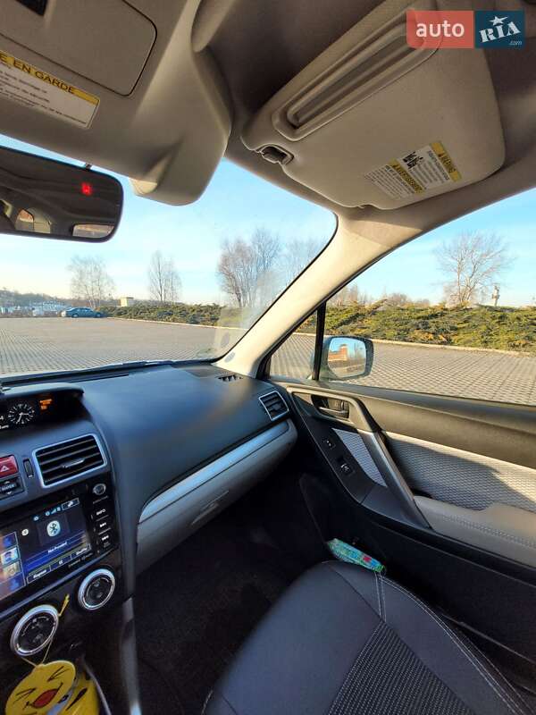 Позашляховик / Кросовер Subaru Forester 2016 в Києві