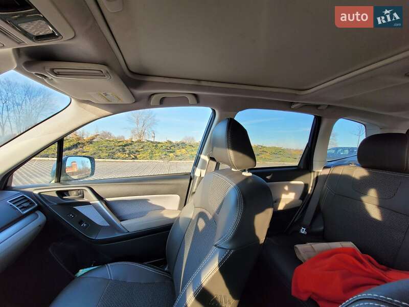 Позашляховик / Кросовер Subaru Forester 2016 в Києві