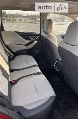 Позашляховик / Кросовер Subaru Forester 2019 в Києві