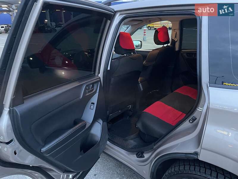 Позашляховик / Кросовер Subaru Forester 2016 в Києві