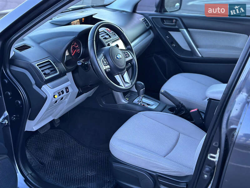 Позашляховик / Кросовер Subaru Forester 2017 в Рівному