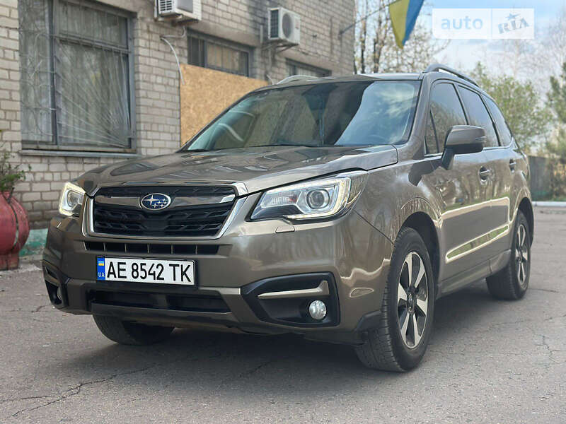 Позашляховик / Кросовер Subaru Forester 2017 в Покровську