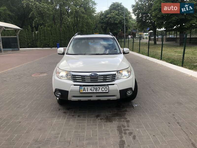 Позашляховик / Кросовер Subaru Forester 2010 в Києві