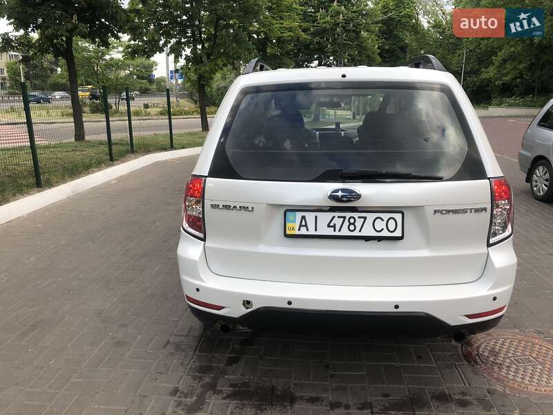 Позашляховик / Кросовер Subaru Forester 2010 в Києві