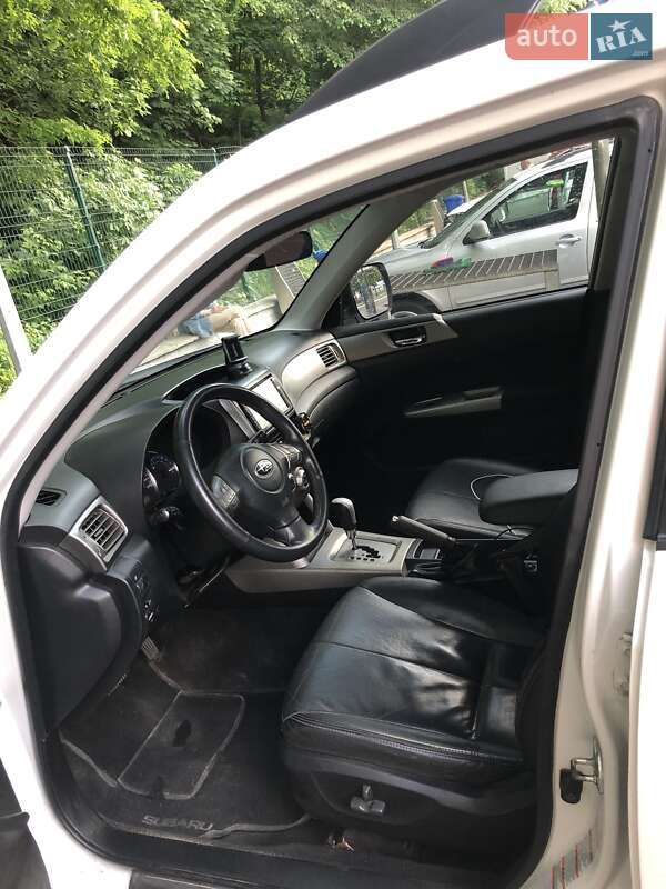 Позашляховик / Кросовер Subaru Forester 2010 в Києві