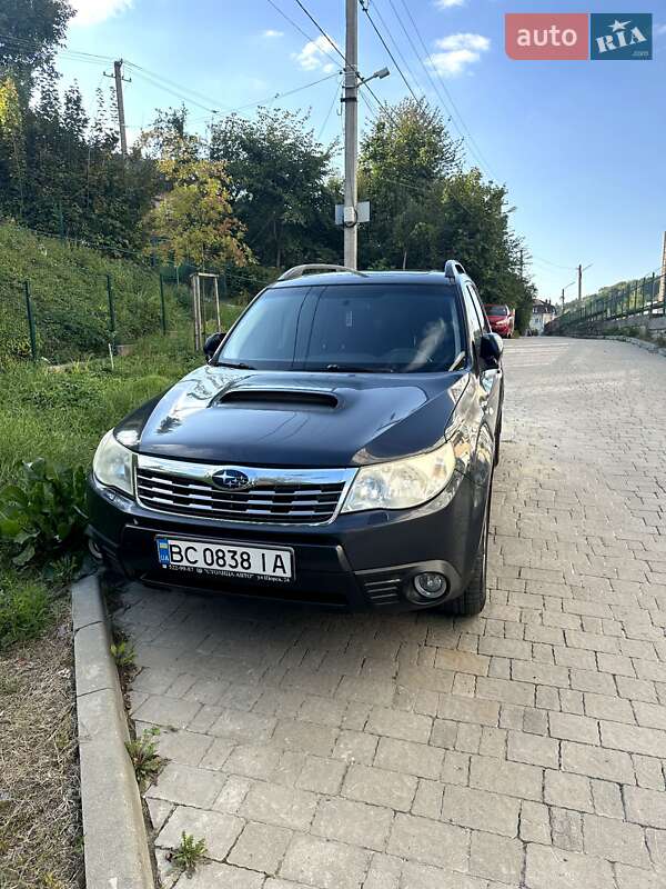Внедорожник / Кроссовер Subaru Forester 2010 в Львове