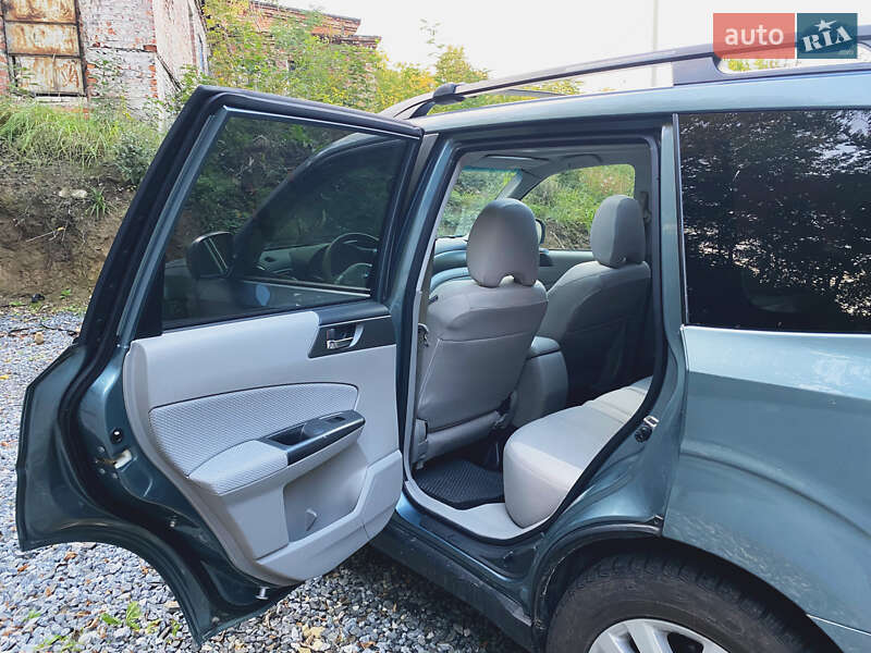Внедорожник / Кроссовер Subaru Forester 2012 в Львове