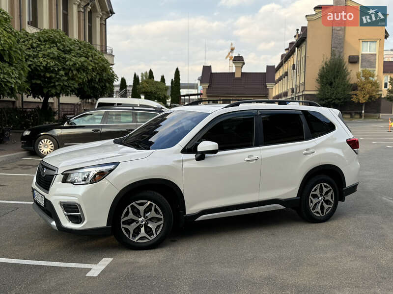 Позашляховик / Кросовер Subaru Forester 2019 в Києві