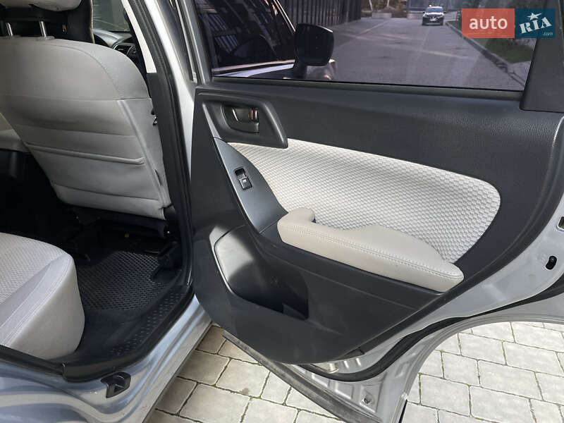 Внедорожник / Кроссовер Subaru Forester 2016 в Ивано-Франковске