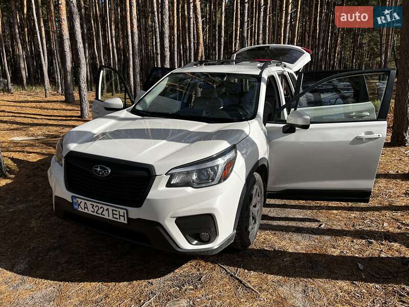Внедорожник / Кроссовер Subaru Forester 2018 в Киеве