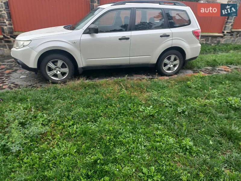 Внедорожник / Кроссовер Subaru Forester 2011 в Ровно