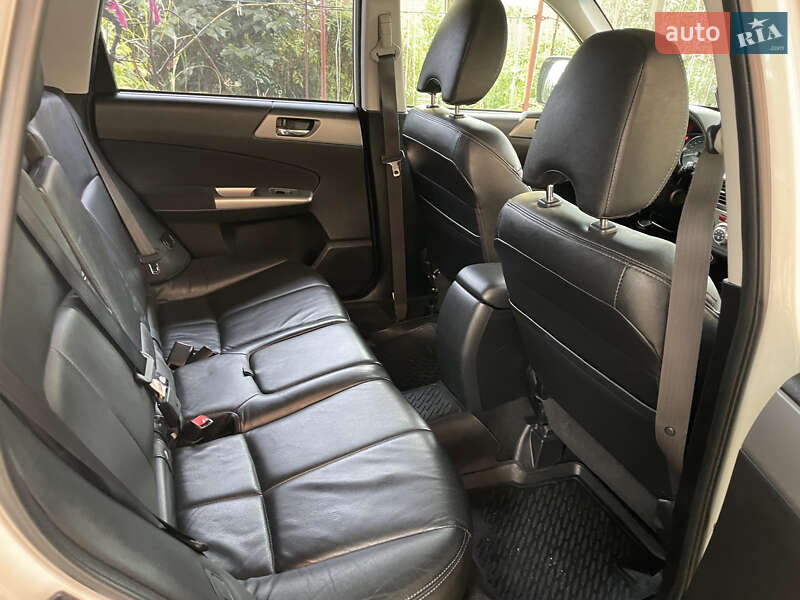Внедорожник / Кроссовер Subaru Forester 2010 в Ужгороде