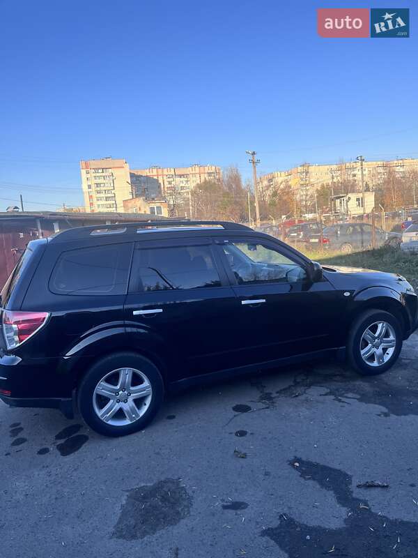 Внедорожник / Кроссовер Subaru Forester 2010 в Львове