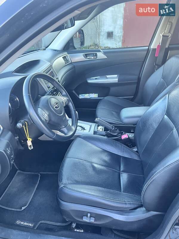 Внедорожник / Кроссовер Subaru Forester 2010 в Львове