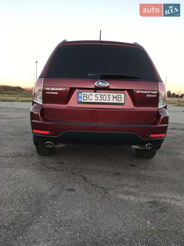 Позашляховик / Кросовер Subaru Forester 2010 в Львові
