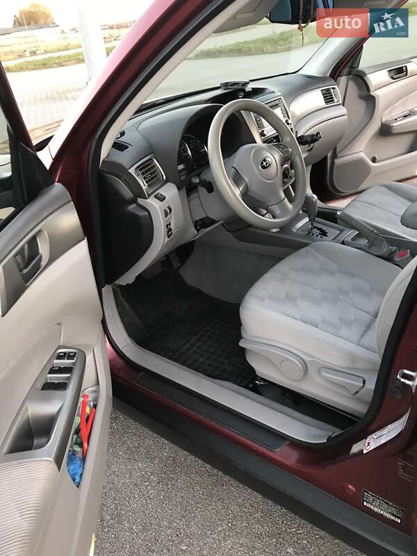 Позашляховик / Кросовер Subaru Forester 2010 в Львові