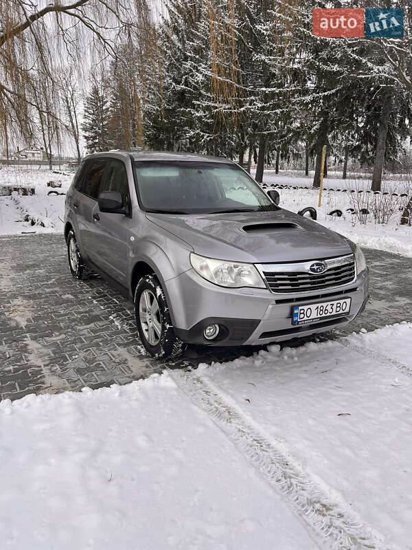 Внедорожник / Кроссовер Subaru Forester 2010 в Тернополе