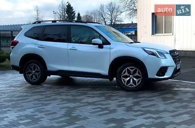 Позашляховик / Кросовер Subaru Forester 2022 в Києві