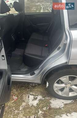Внедорожник / Кроссовер Subaru Forester 2015 в 