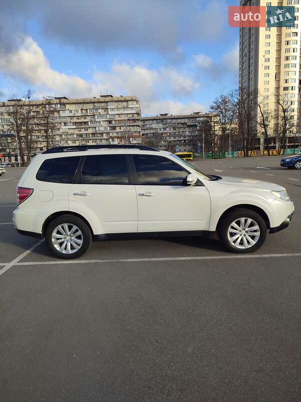 Внедорожник / Кроссовер Subaru Forester 2011 в Киеве