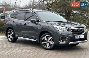 Внедорожник / Кроссовер Subaru Forester 2019 в Киеве