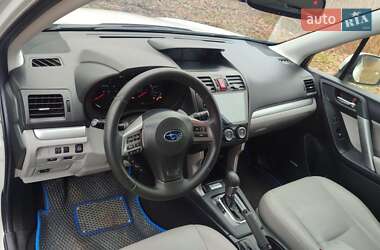 Внедорожник / Кроссовер Subaru Forester 2014 в 