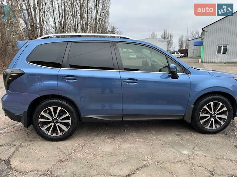 Внедорожник / Кроссовер Subaru Forester 2017 в Киеве