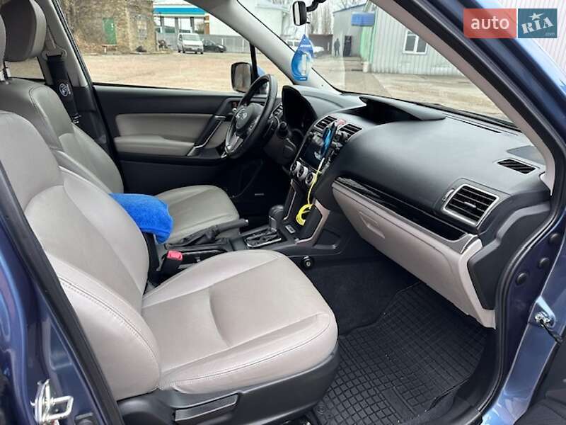 Внедорожник / Кроссовер Subaru Forester 2017 в Киеве