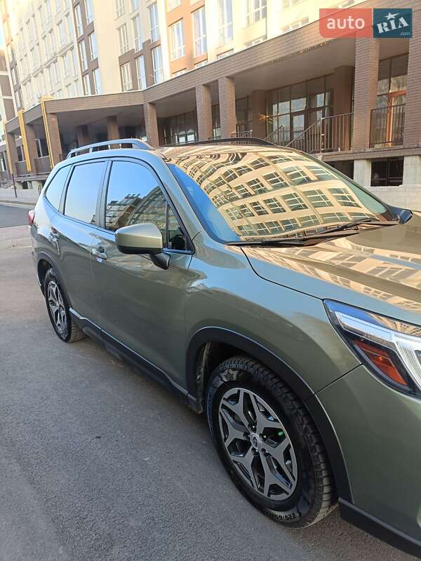 Внедорожник / Кроссовер Subaru Forester 2020 в Киеве