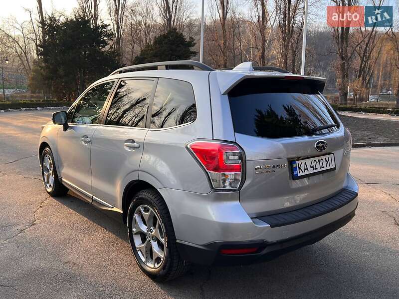 Позашляховик / Кросовер Subaru Forester 2016 в Києві