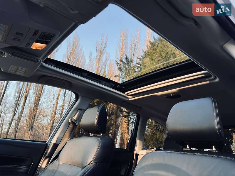 Позашляховик / Кросовер Subaru Forester 2016 в Києві