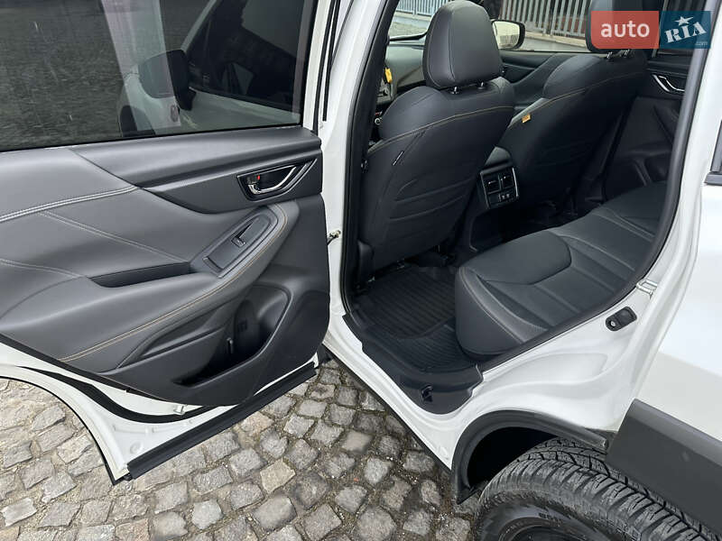 Позашляховик / Кросовер Subaru Forester 2022 в Дніпрі