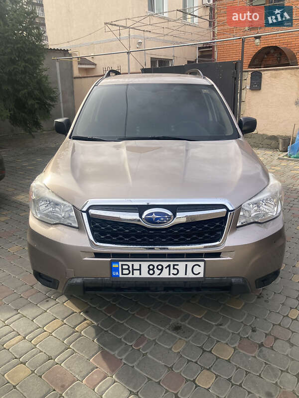 Внедорожник / Кроссовер Subaru Forester 2014 в 