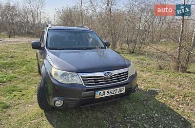 Внедорожник / Кроссовер Subaru Forester 2010 в 