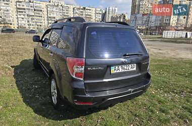Внедорожник / Кроссовер Subaru Forester 2010 в 