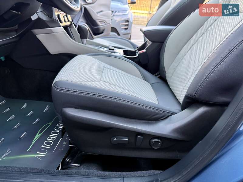 Позашляховик / Кросовер Subaru Forester 2020 в Києві