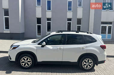 Внедорожник / Кроссовер Subaru Forester 2022 в 