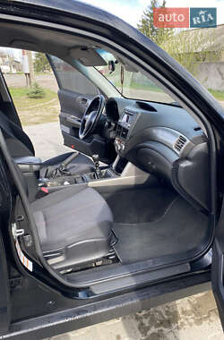 Внедорожник / Кроссовер Subaru Forester 2009 в 