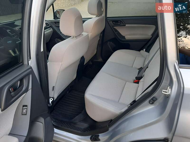 Внедорожник / Кроссовер Subaru Forester 2016 в Полтаве