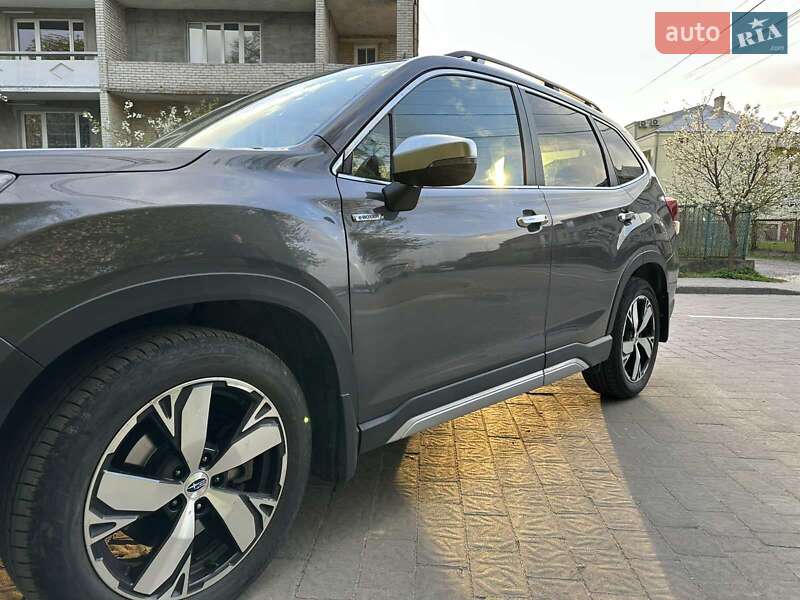 Внедорожник / Кроссовер Subaru Forester 2022 в Львове