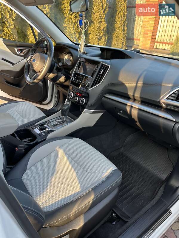Внедорожник / Кроссовер Subaru Forester 2019 в Львове