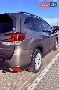 Внедорожник / Кроссовер Subaru Forester 2019 в 
