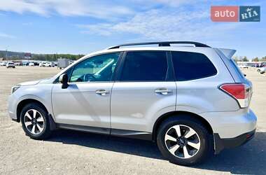 Внедорожник / Кроссовер Subaru Forester 2017 в 