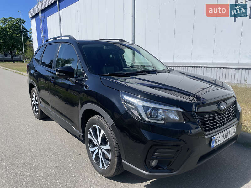 Внедорожник / Кроссовер Subaru Forester 2018 в 