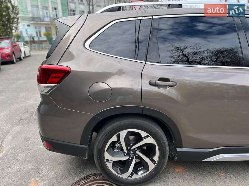 Позашляховик / Кросовер Subaru Forester 2022 в Києві