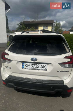 Внедорожник / Кроссовер Subaru Forester 2018 в 