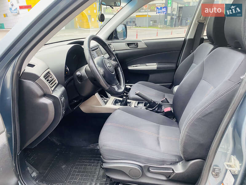 Позашляховик / Кросовер Subaru Forester 2010 в Вишневому