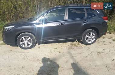 Внедорожник / Кроссовер Subaru Forester 2018 в 