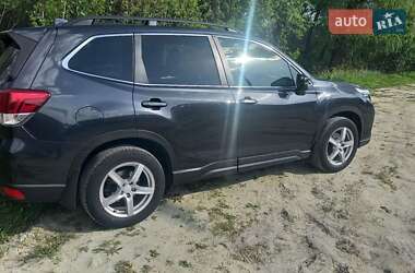 Внедорожник / Кроссовер Subaru Forester 2018 в 